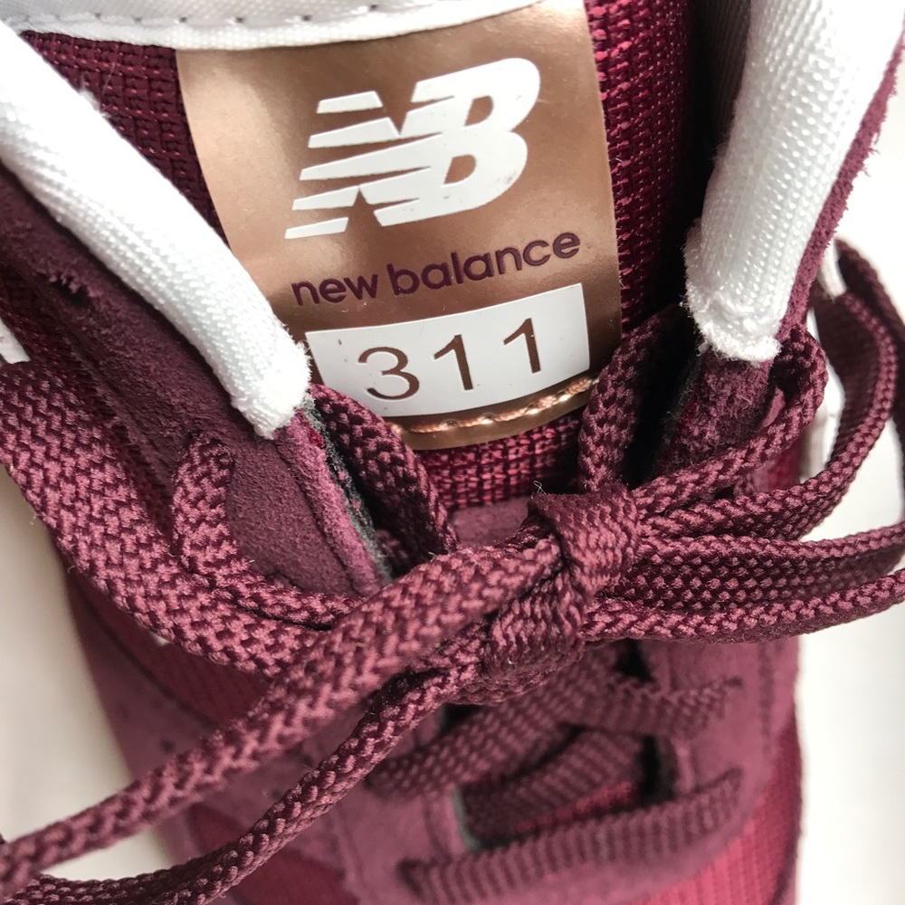 SOLD💕New Balance Retro Style 311 Sneakers - Picture 6 of 8